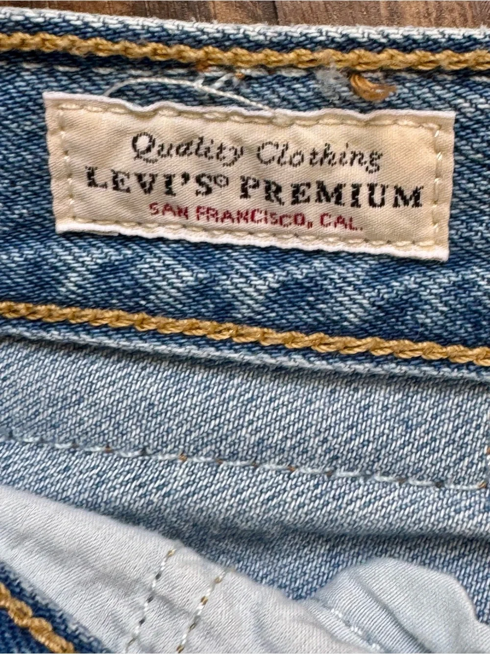 Levi’s Rib Cage Denim light blue Mini Skirt, Size 27